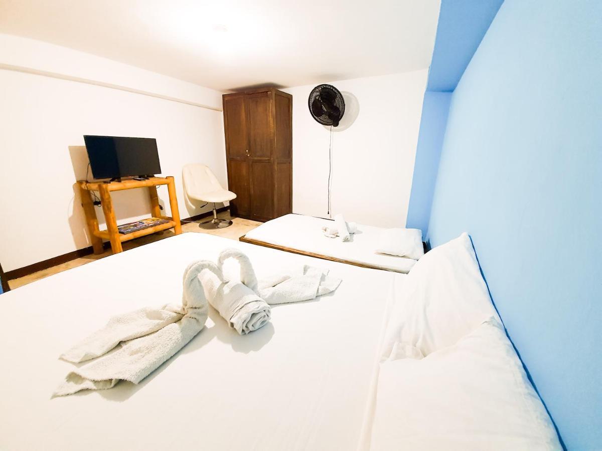 Hostel La Mercedes Street *